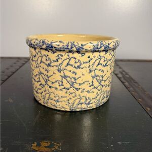 Vtg RRP Co.1 Qt Low 4 1/2” Blue Spongeware Pottery Crock Jar Roseville Ohio USA